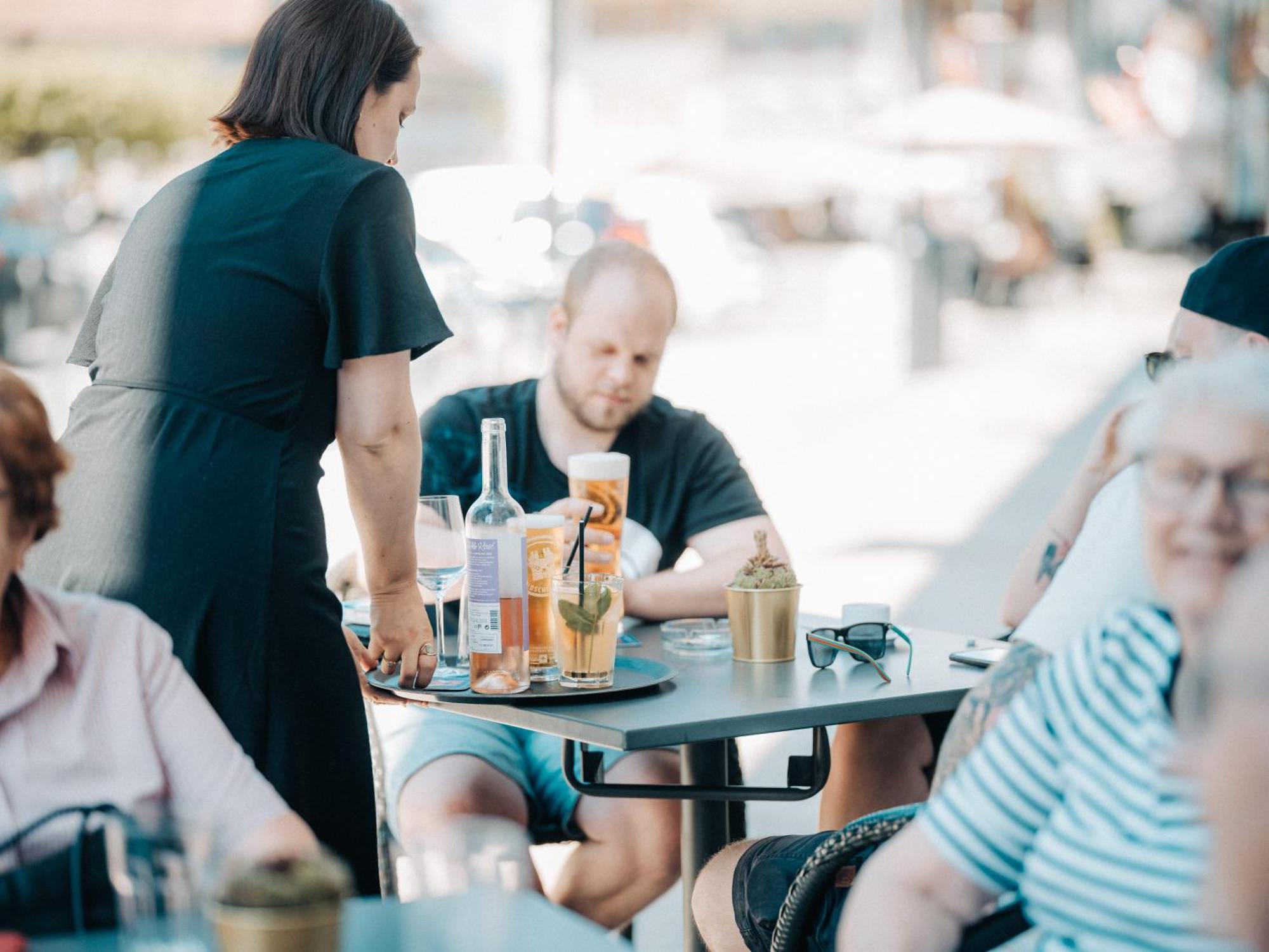 Hotel Restaurant Krone Aarberg Eksteriør billede