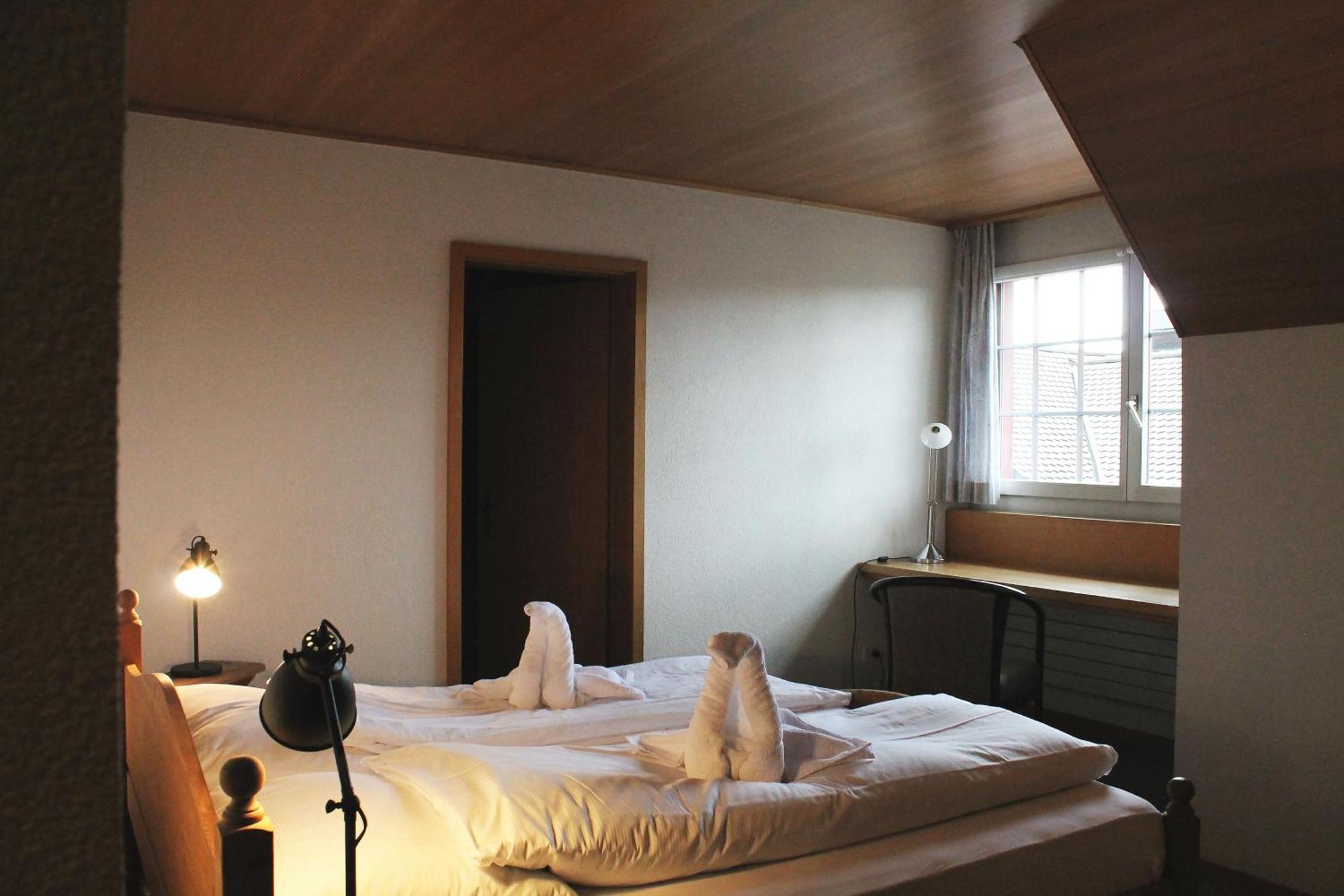 Hotel Restaurant Krone Aarberg Eksteriør billede