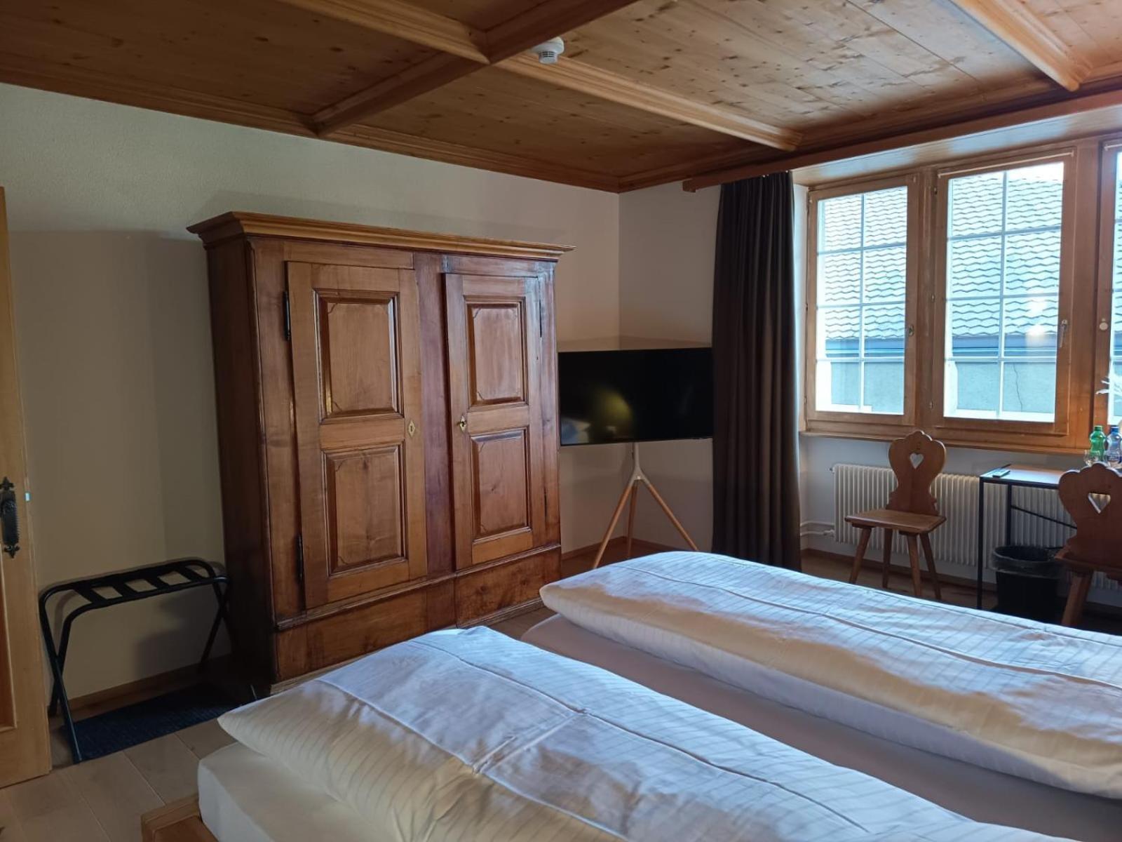 Hotel Restaurant Krone Aarberg Eksteriør billede